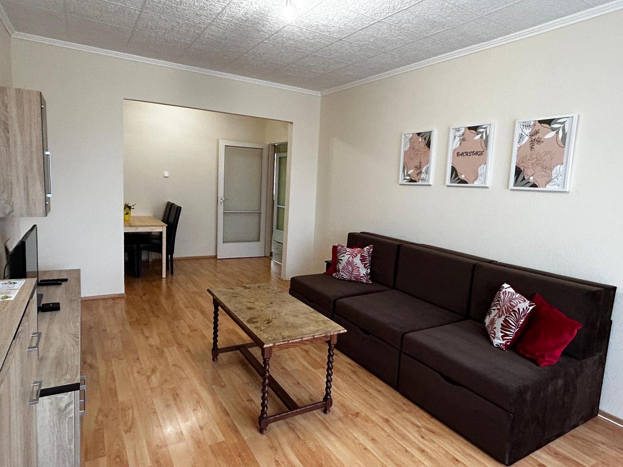 Backstage Apartment Gyor Exterior photo